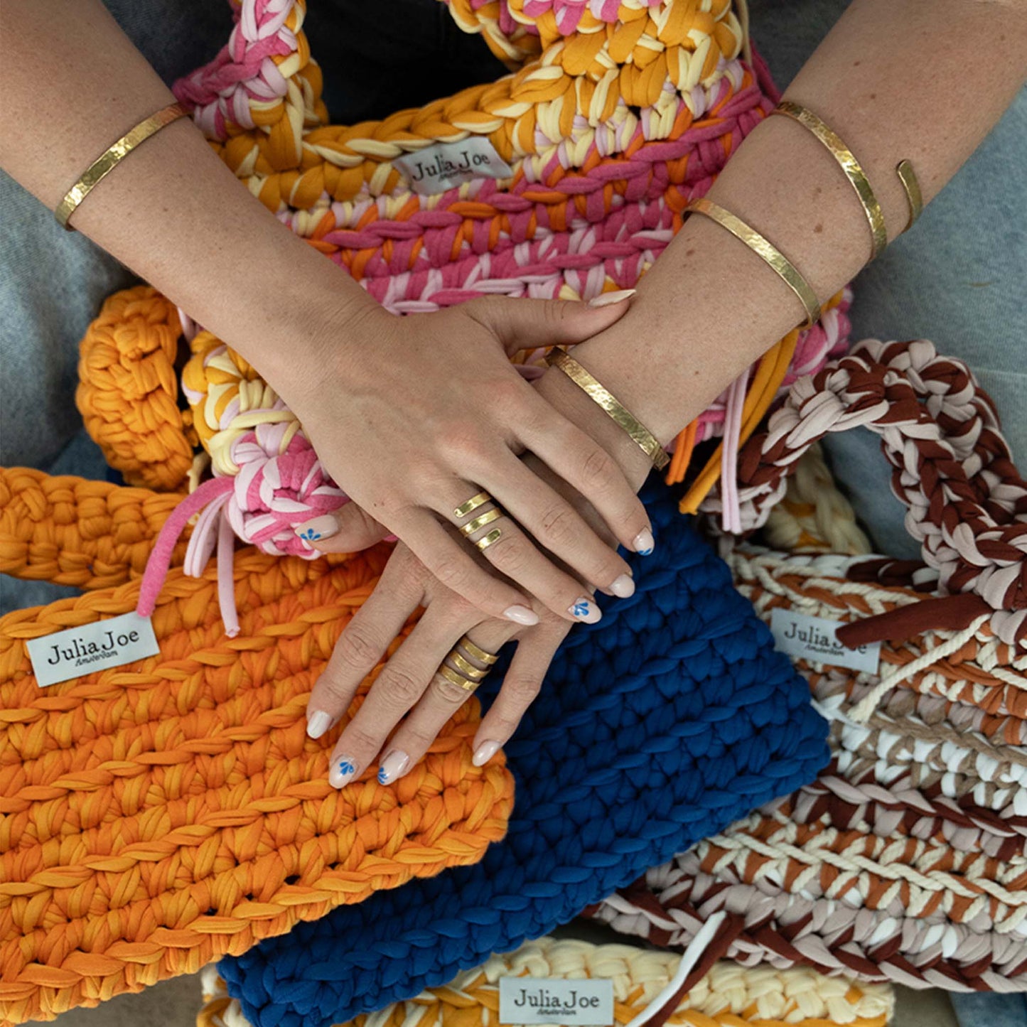 Lola // orange