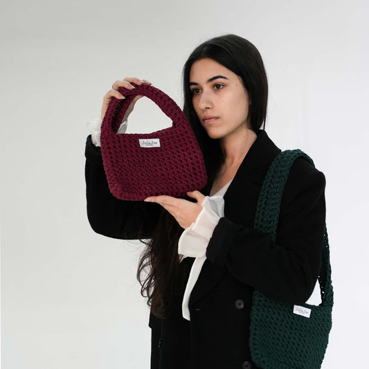 Lola // darkgreen