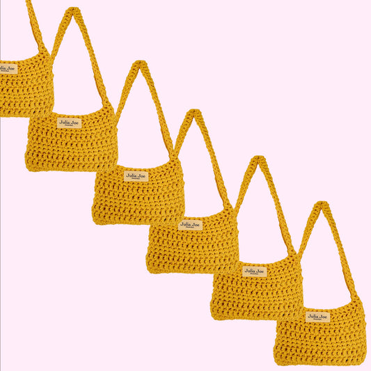 Liv // yellow